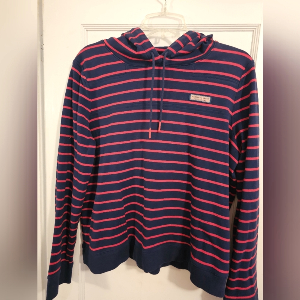 Vineyard Vines sweatshirt